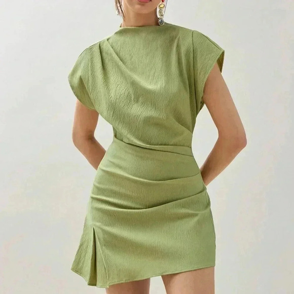 Green Elegant Women's Plain Blouse - Picture 1 of 6